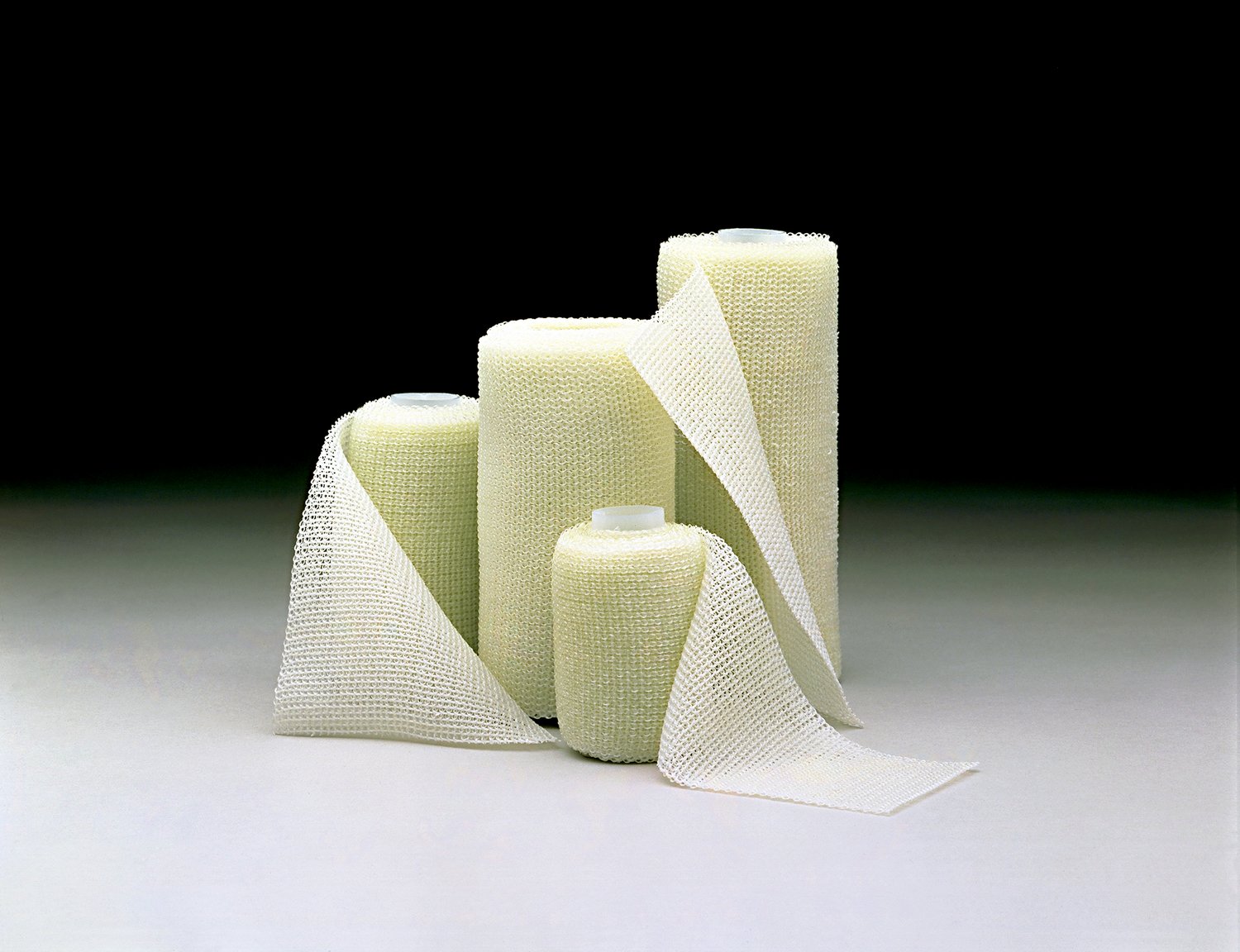 7000115407 - 3M Vetcast Plus Veterinary Casting Tape, 14683, White, 3" x 4 yd
