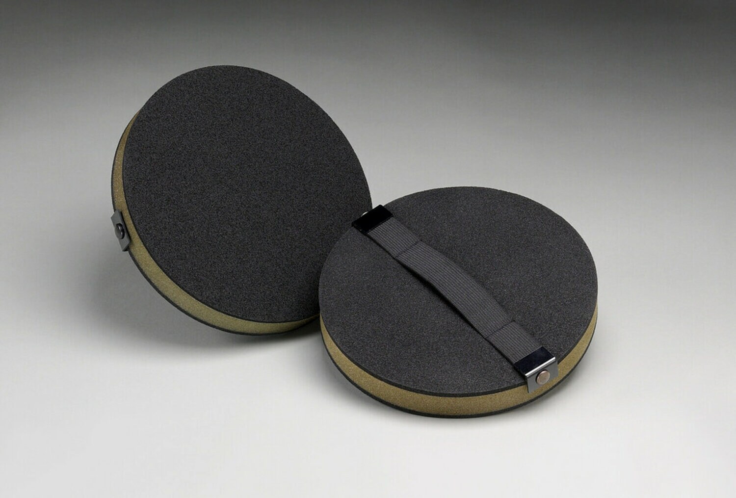 7100005496 - 3M Screen Cloth Disc Hand Pad 82793, 8 in x 1 in, 10/Carton, 40 ea/Case