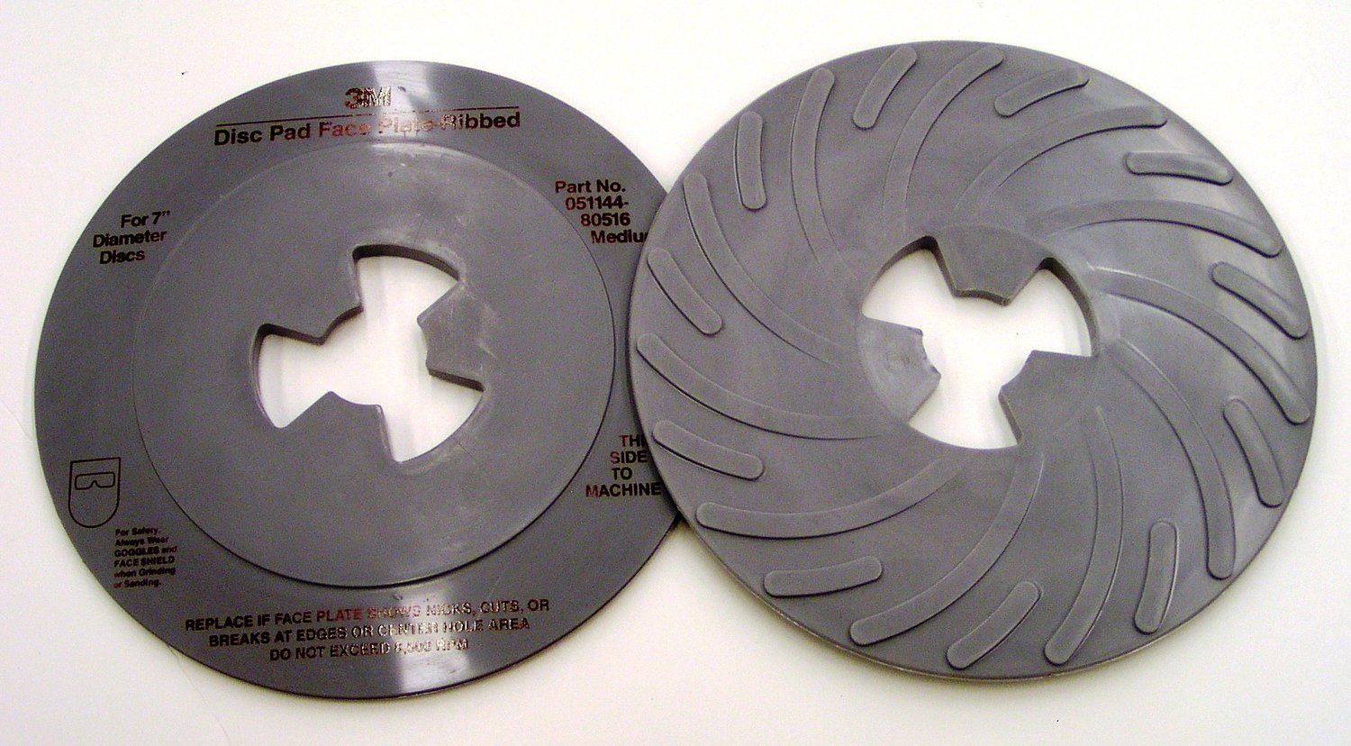 7000120515 - 3M Disc Pad Face Plate Ribbed 80516, 7 in Medium Gray, 10 ea/Case