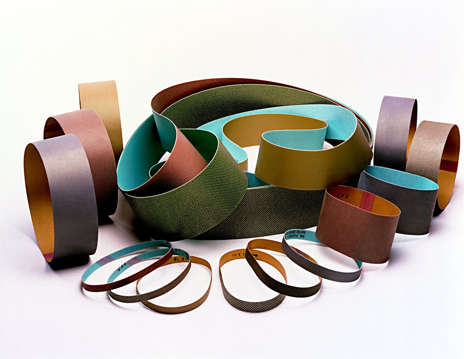 7010483124 - 3MMicrofinishing Film Roll 279LW, YF10 45700-101.6-A80µ-WF1201R5-3"PL4S-ASO