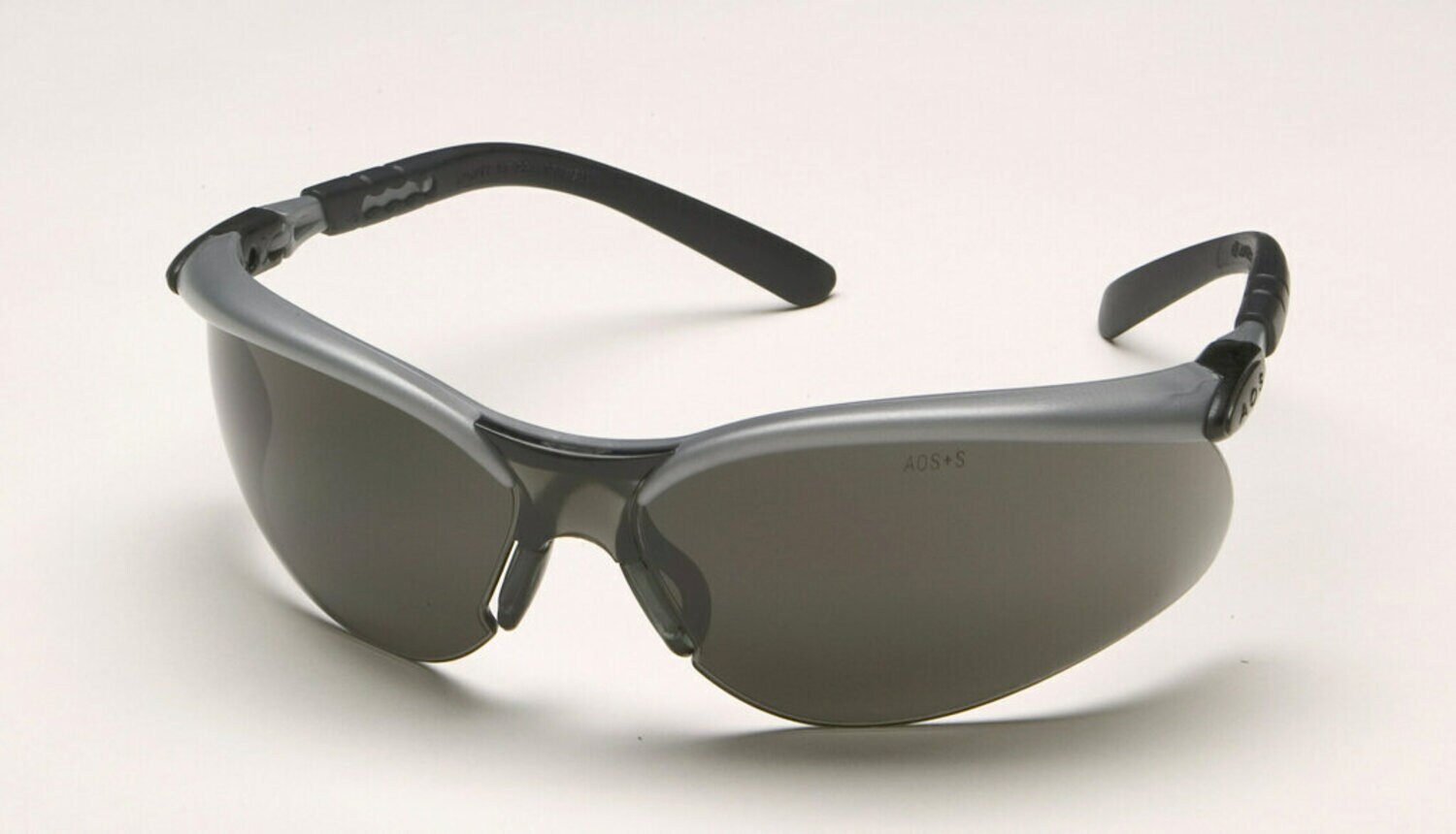 7000052796 - 3M BX Protective Eyewear 11381-00000-20, Grey Anti-Fog Lens,
Silver/Black Frame, 20 ea/Case