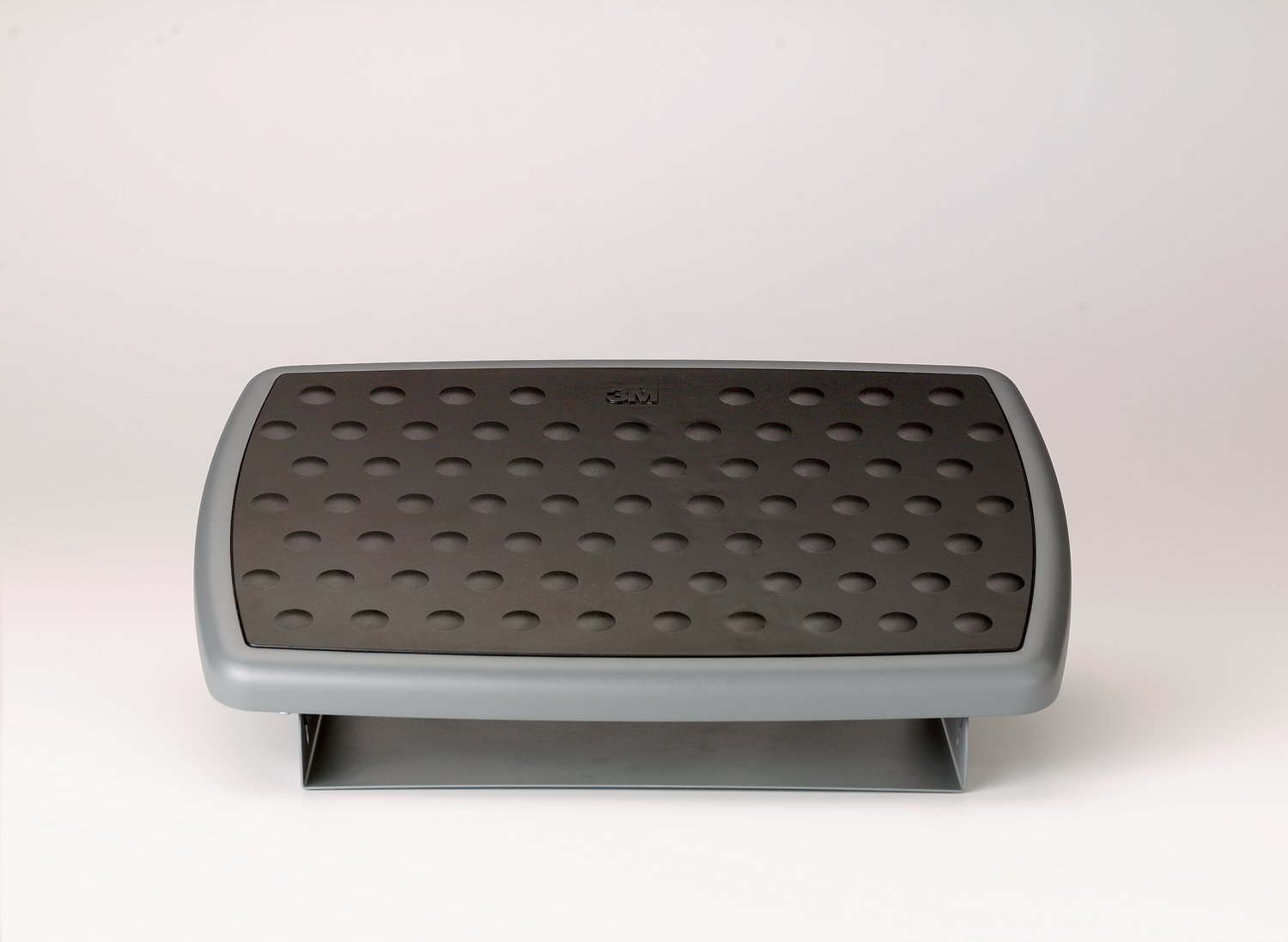7100089337 - 3M Adjustable Footrest FR330