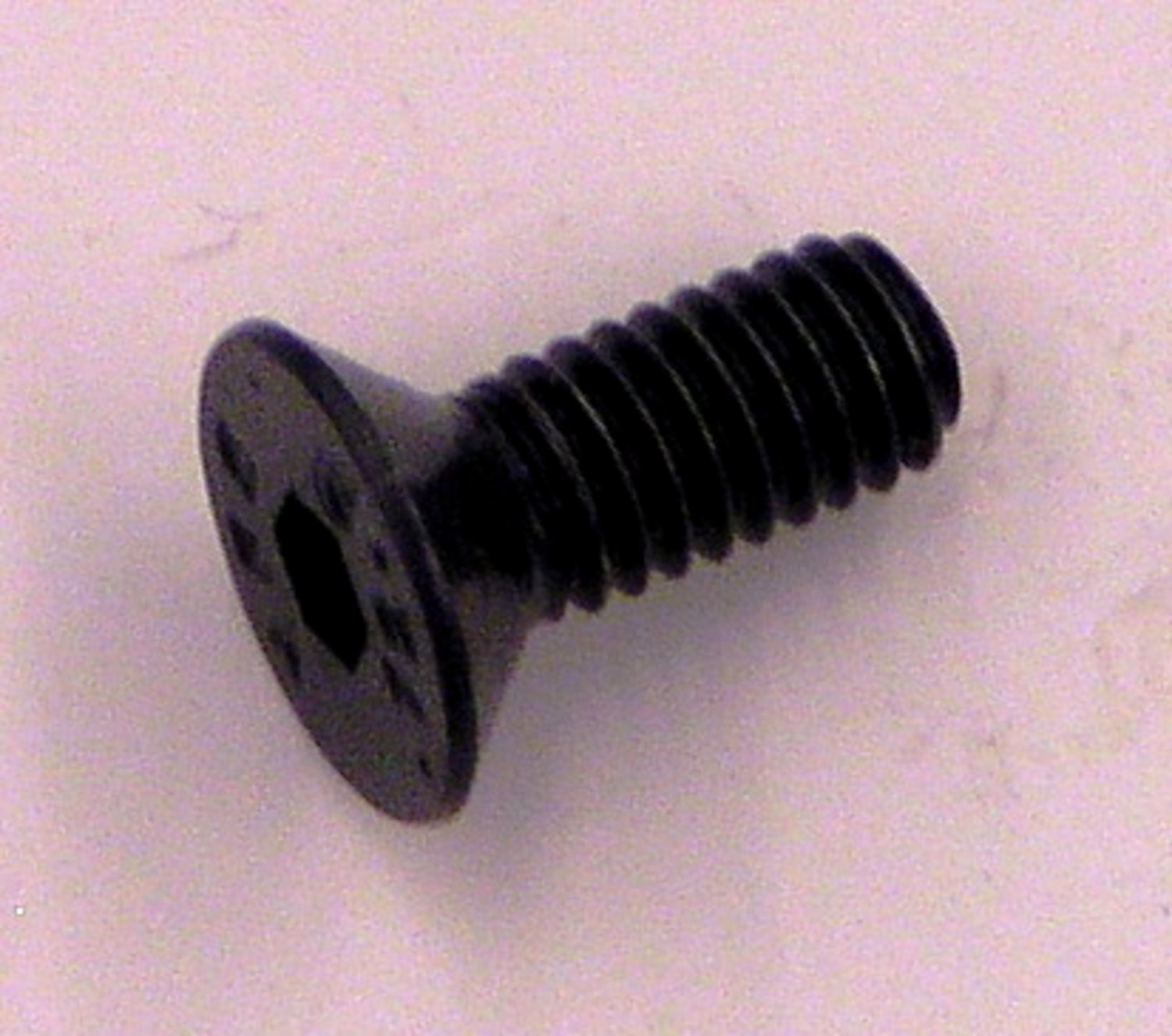 7000119382 - 3M Flat Head Screw 30623, M4 x .07 mm 10mm LG