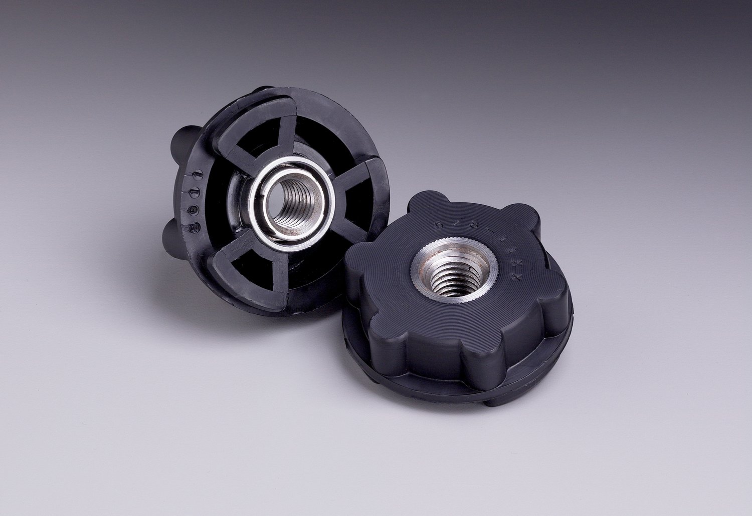 7000120408 - 3M Disc Pad Hub 11824, GL Quick Change, 2-1/2 in x 5/8 in-11 Internal, 10 ea/Case