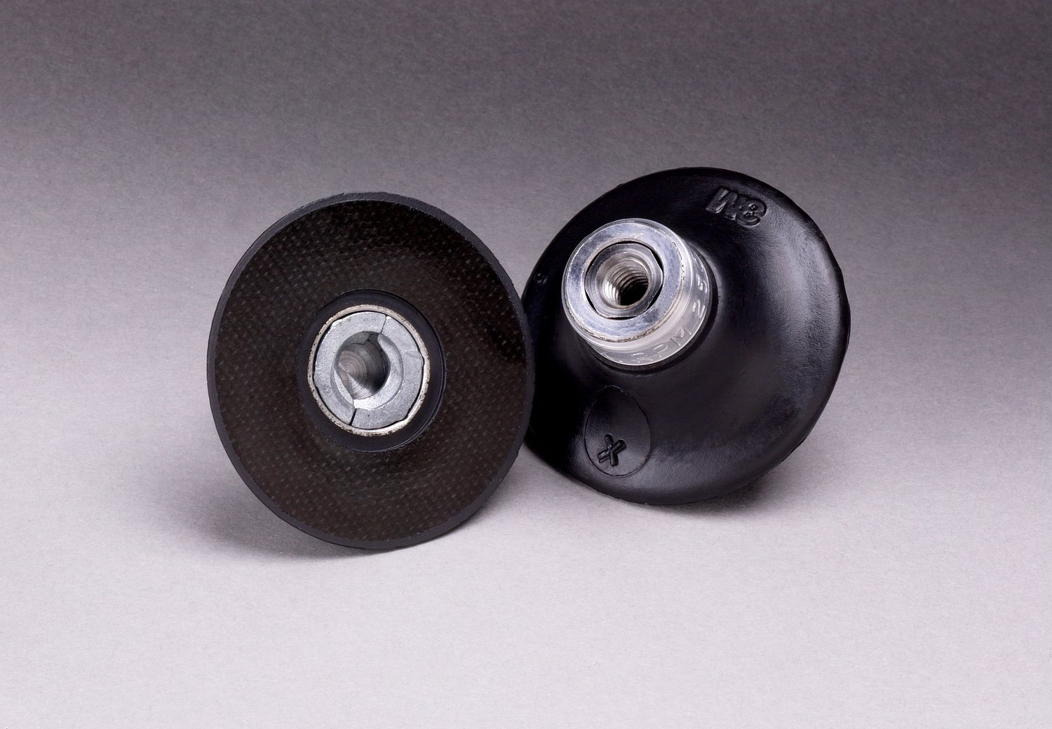 7000045284 - 3M Roloc Disc Pad TR 45097, Extra Hard 2 in 1/4-20 Internal, 5 ea/Case