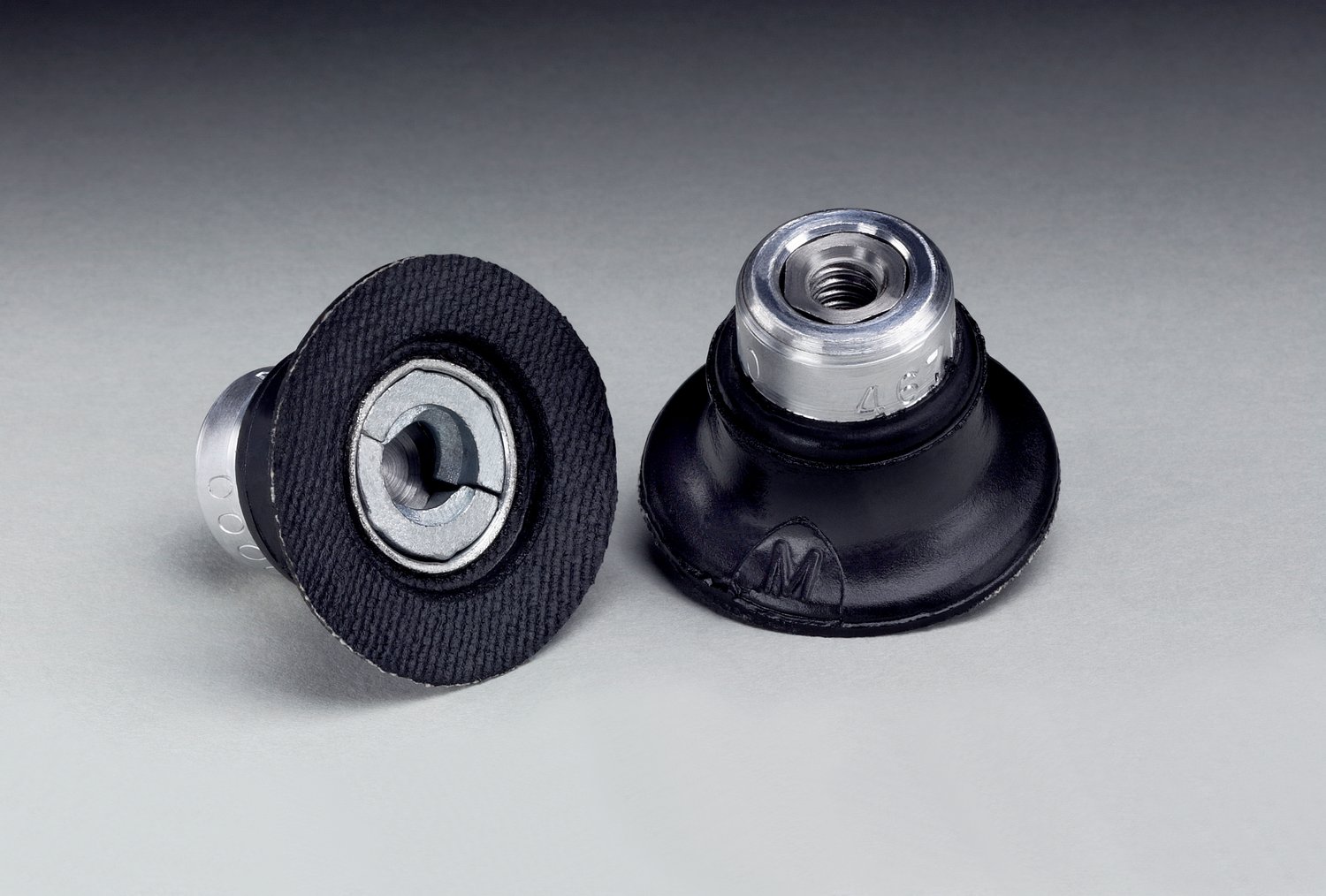 7000045280 - 3M Roloc Disc Pad TR 45099, Medium 1-1/2 in 1/4-20 Internal, 5 ea/Case