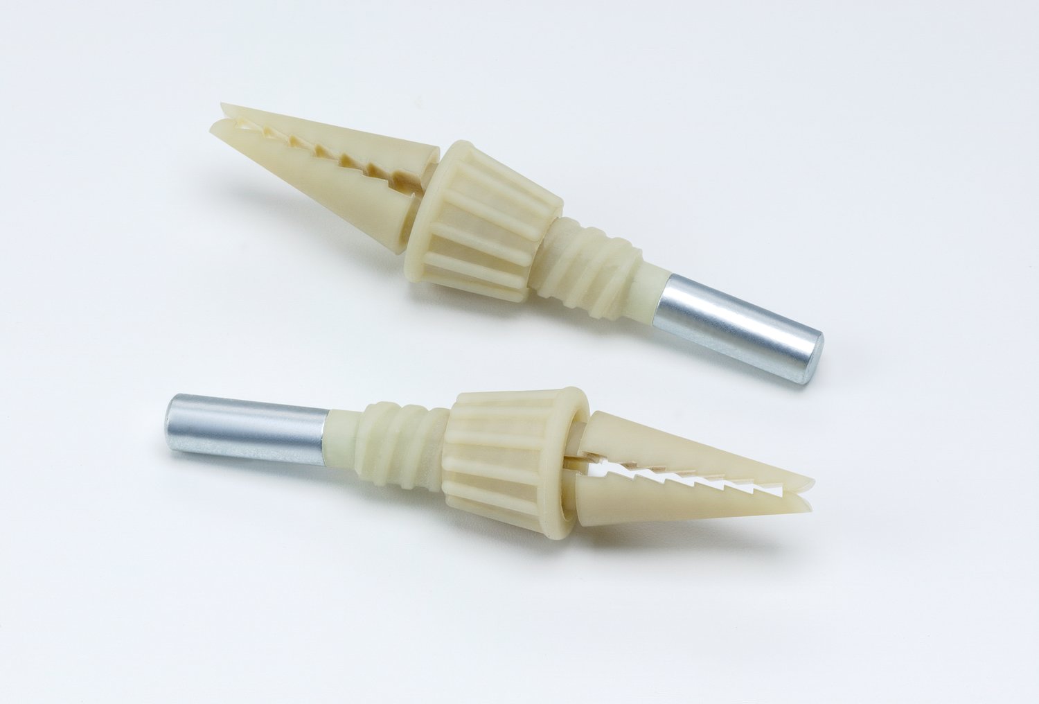 7100009221 - 3M Mini Mandrel 935, 2-7/8 in x 1/4 in, 5 ea/Case
