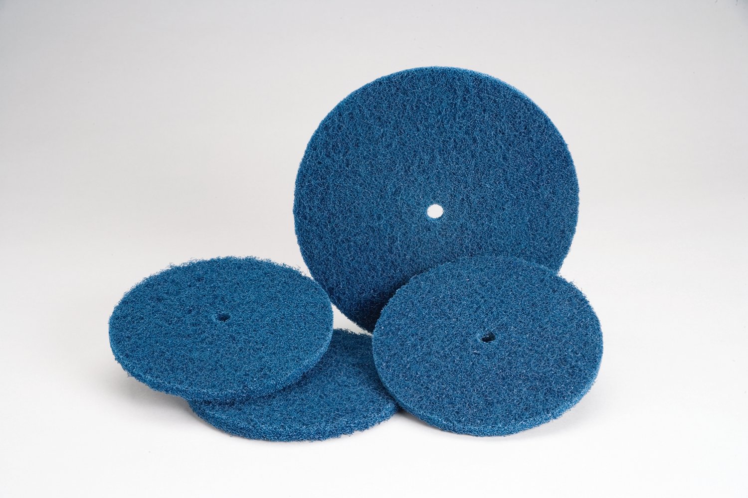 7010331585 - Standard Abrasives Quick Change Buff and Blend HS Disc, 840323, A/O Very Fine, TR, Maroon, 2 in, Die Q200P, 50/Car, 200 ea/Case