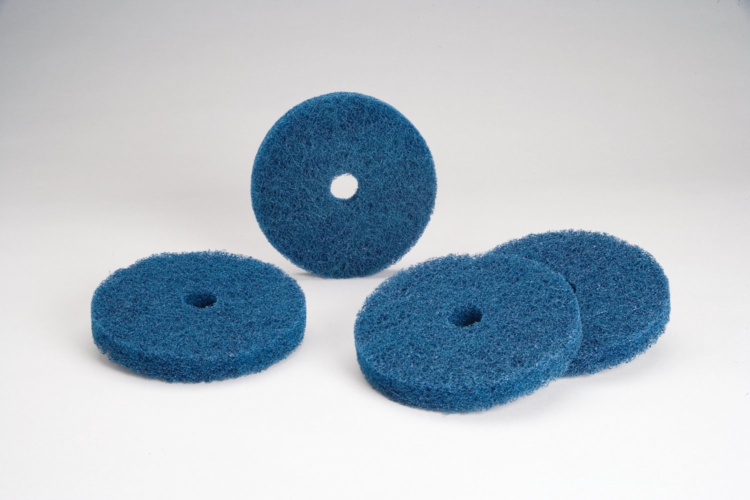 7000047088 - Standard Abrasives Buff and Blend HS-F Disc, 814006, 16 in x 1-1/4 in A MED, 5 ea/Case
