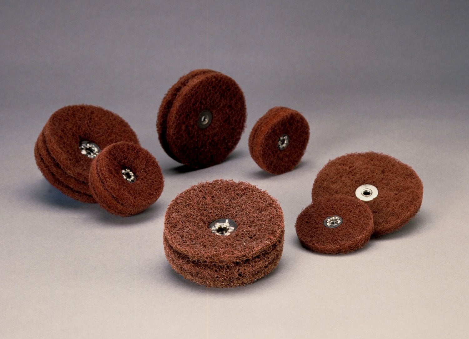 7010368698 - Standard Abrasives Buff and Blend Circle Buff GP 724275, A/O Very Fine, 2 in x 1 Ply x 8-32, 25/Carton, 250 ea/Case