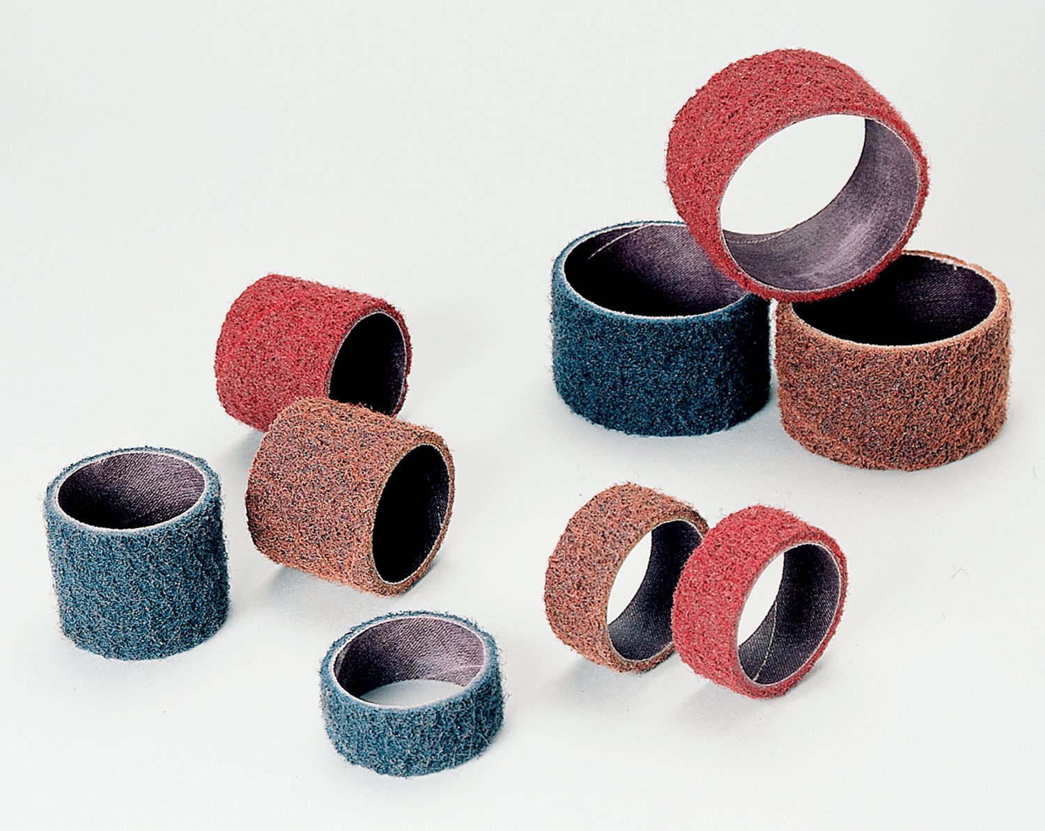 7010368752 - Standard Abrasives Surface Conditioning Band 727105, 3 in x 3 in MED,
10/Carton, 100 ea/Case