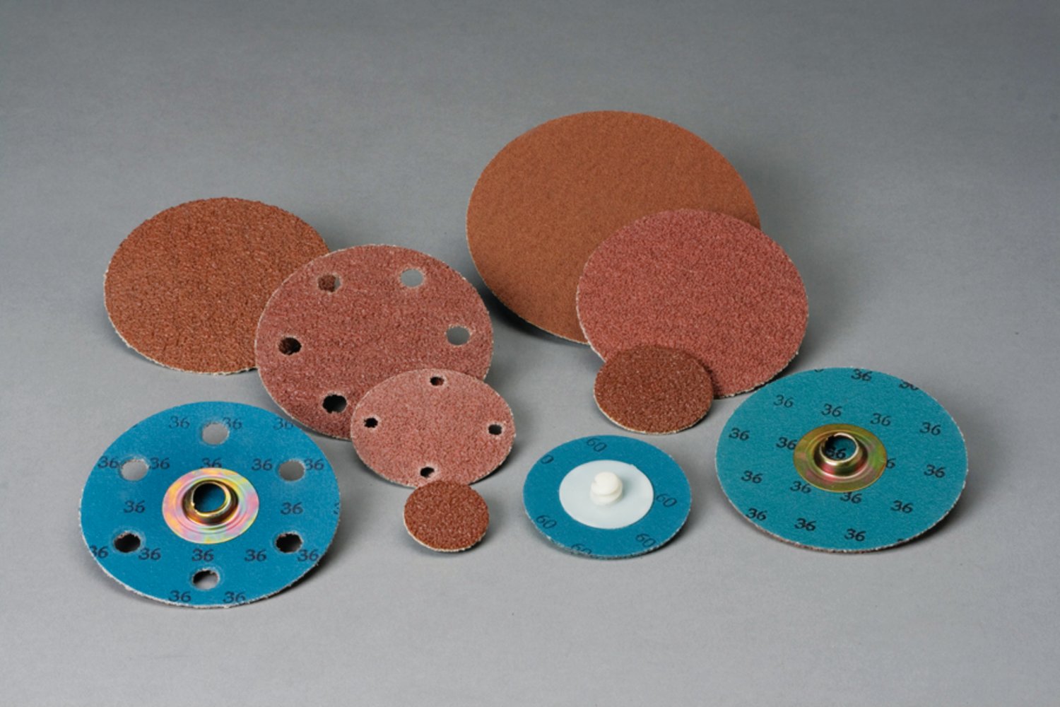 7010368168 - Standard Abrasives Quick Change Aluminum Oxide Extra 2 Ply Disc 592356, 80 X-weight, TR, 1-1/2 in, Q150S, 100/Car, 1000 ea/Case
