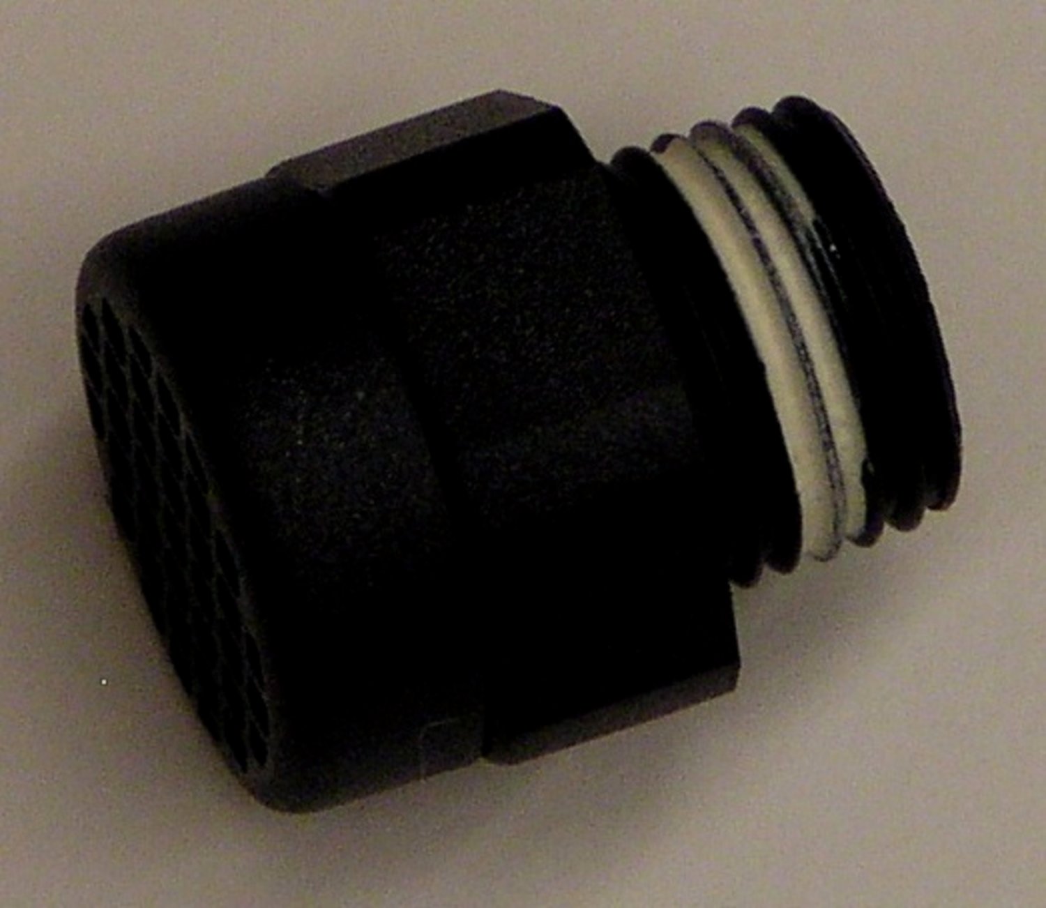 7000043380 - 3M Muffler Housing A0166