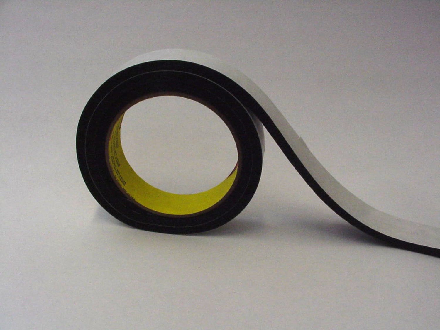 7100072679 - 3M Vinyl Foam Tape 4714, Black, 250 mil, Roll, Config